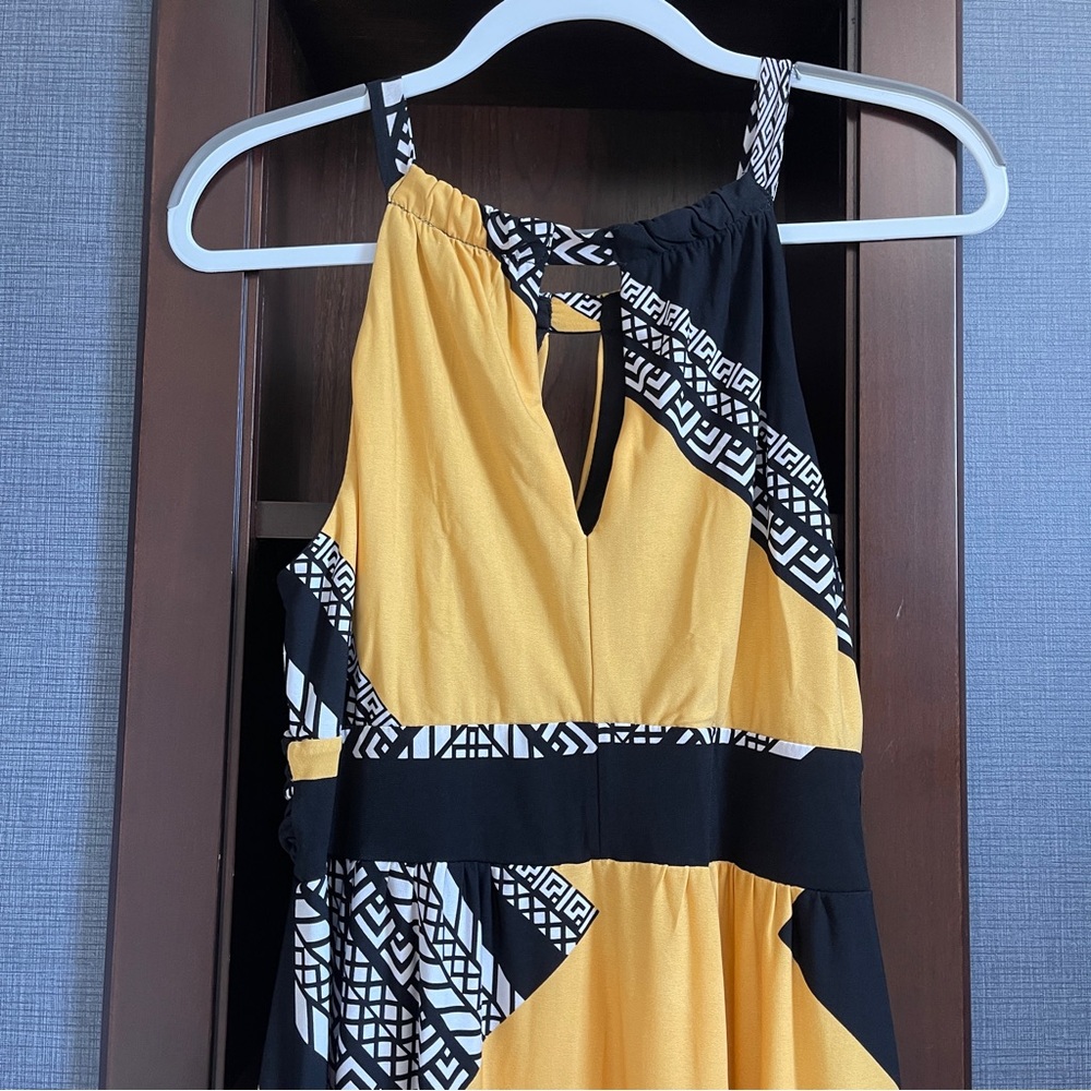🖤🤍💛 Soho Apparel Ltd. Women’s Halter Geometric Print Maxi Dress | Size M